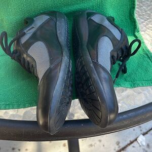 Adam Derrick sport men’s shoe size 8. Nice shoes like new, so nice.